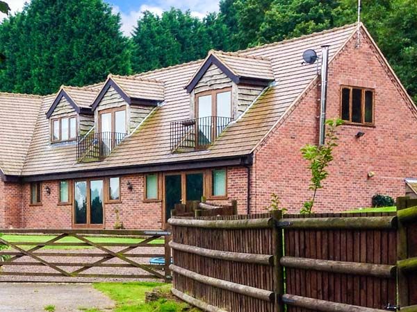 Shatterford Lakes Cottage A Holiday Cottage In Worcestershire